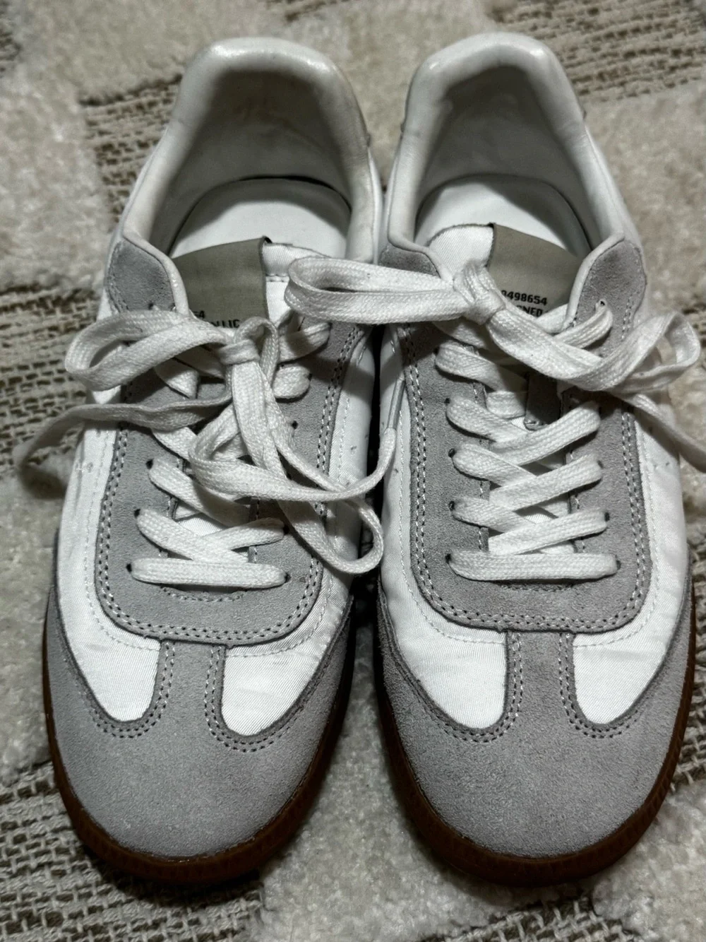 Steve Madden Duo Sneakers White Gray Suede Gum Sole‎ Lace Up Shoes Size 7